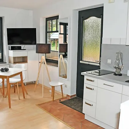 Mit Terrasse Am Hafen In 08